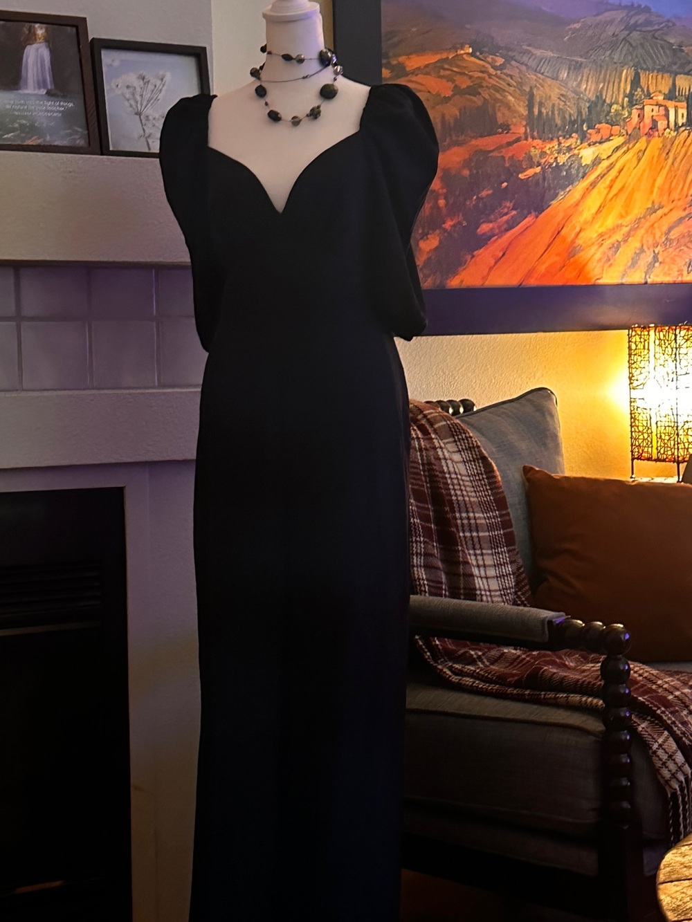 Classic Black Maxi Dress with Sweetheart Neckline